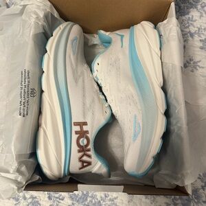 NEW Women’s Hoka Clifton 9 Sneakers
